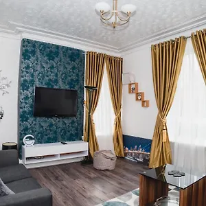 Centre Flat: 2-bedroom With Parking Aberdeen
